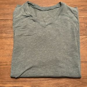 Lululemon V-Neck Tee